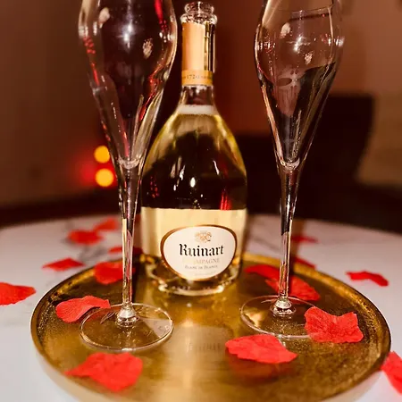 2 Pieces - Parking - Jacuzzi - Food & Drink - * Menton