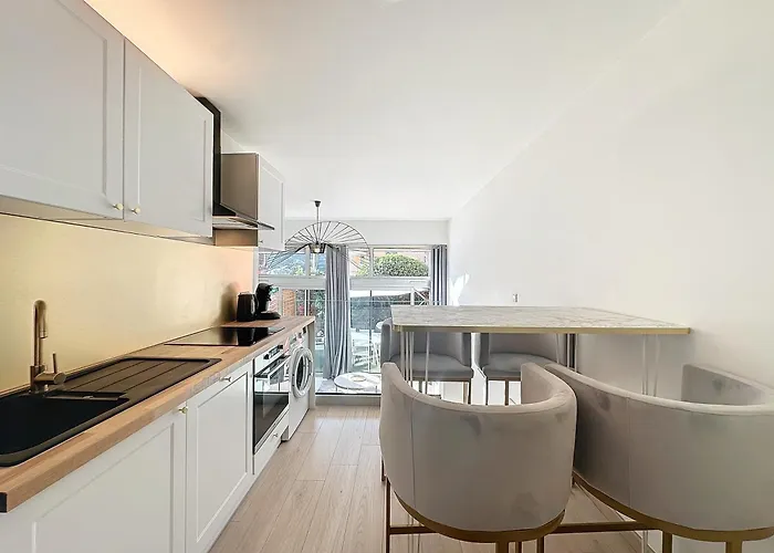 2 Pieces - Parking - Jacuzzi - Food & Drink - Apartment *