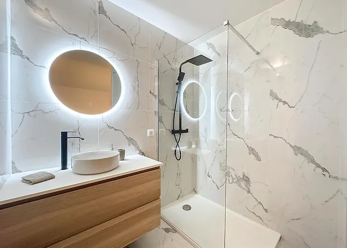 2 Pieces - Parking - Jacuzzi - Food & Drink - Apartment