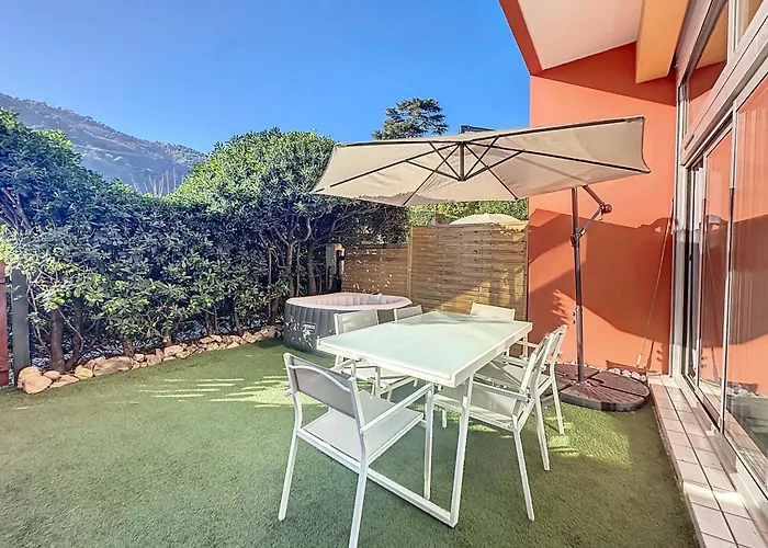 2 Pieces - Parking - Jacuzzi - Food & Drink - Lejlighed